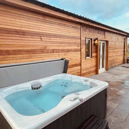 East Learmouth Lakeside Lodges - Larch Lodge Cornhill on Tweed Exterior foto